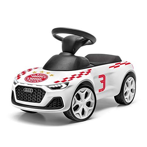 Das Audi Junior Quattro Rutschauto im FC Bayern München Design kombiniert exklusive Optik mit LED-Beleuchtung, Flüsterreifen und erstklassiger Verarbeitung. Ideal für kleine Audi- und Fußballfans zwischen 1,5 und 3 Jahren.