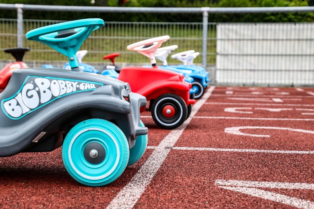 Wir haben die am besten bewerteten Rutschfahrzeuge sorgfältig verglichen, basierend auf Nutzerbewertungen und wichtigen Produkteigenschaften. Unsere Auswahl bietet eine Übersicht der beliebtesten Modelle, damit wir die optimale Entscheidung für verschiedene Altersgruppen und Bedürfnisse treffen können.